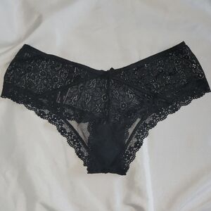 NWOT Victoria’s Secret Lace Cheeky Panty Black Large